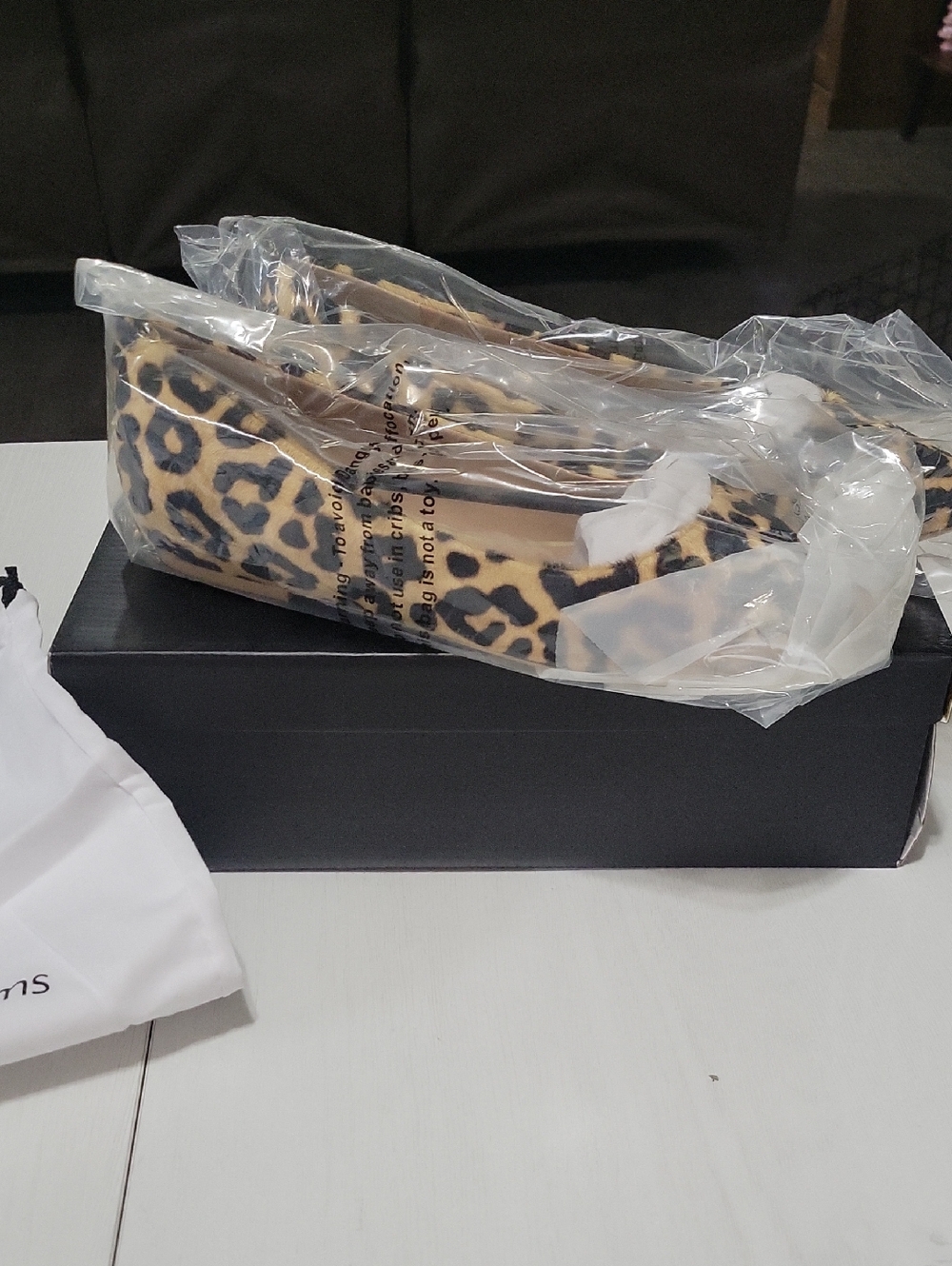 NIB Wendy Williams 10w Animal Print Flats With Duster Bag. Genuine Leather